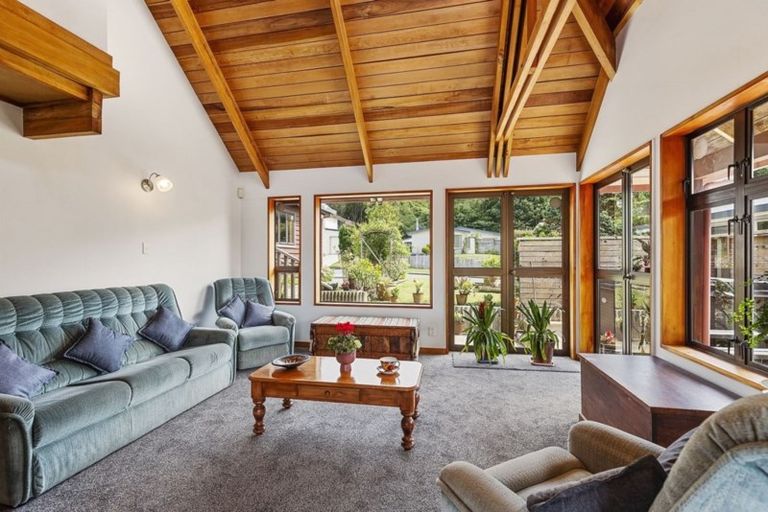 Photo of property in 19 Rembrandt Avenue, Tawa, Wellington, 5028