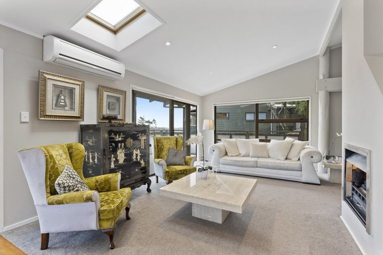 Photo of property in 35 Rosecamp Road, Beach Haven, Auckland, 0626