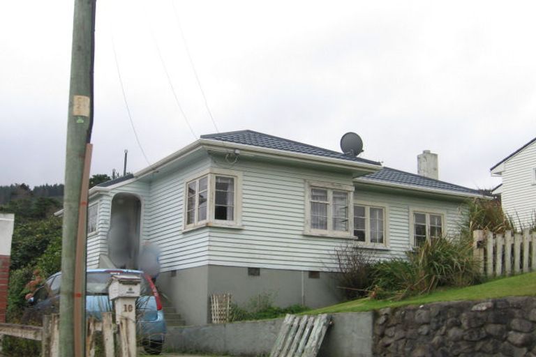 Photo of property in 10 Roy Street, Tawa, Wellington, 5028