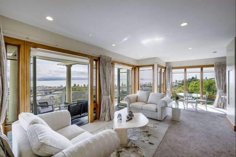 Photo of property in 8 George Street, Hospital Hill, Napier, 4110