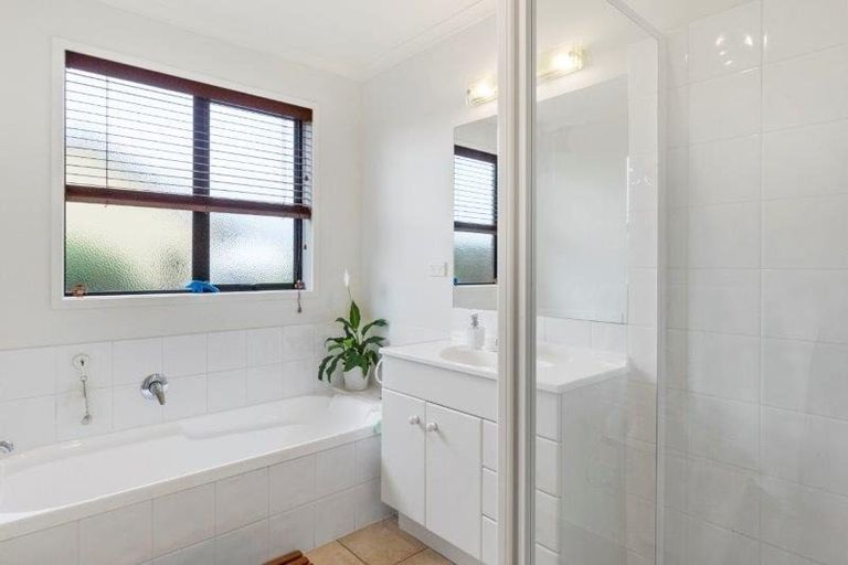 Photo of property in 99 Rototuna Road, Rototuna, Hamilton, 3210