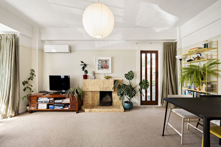 Photo of property in Zena Court, 6/11 Dufferin Street, Mount Victoria, Wellington, 6021