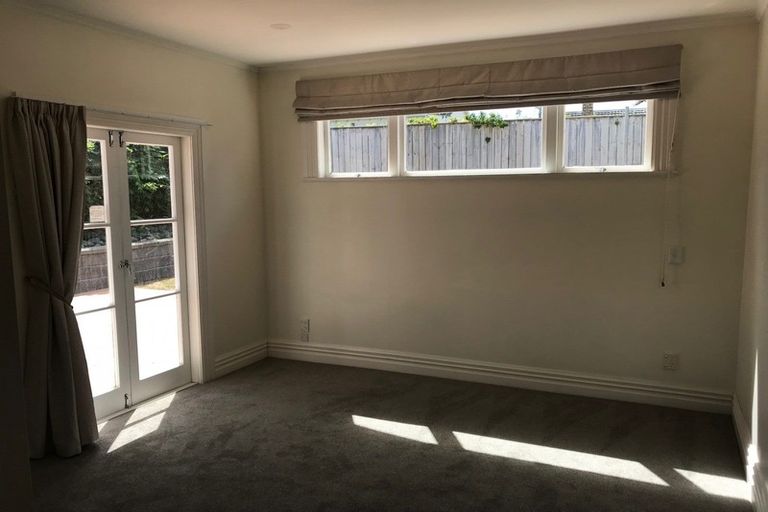 Photo of property in 71 Cameron Street, Onehunga, Auckland, 1061