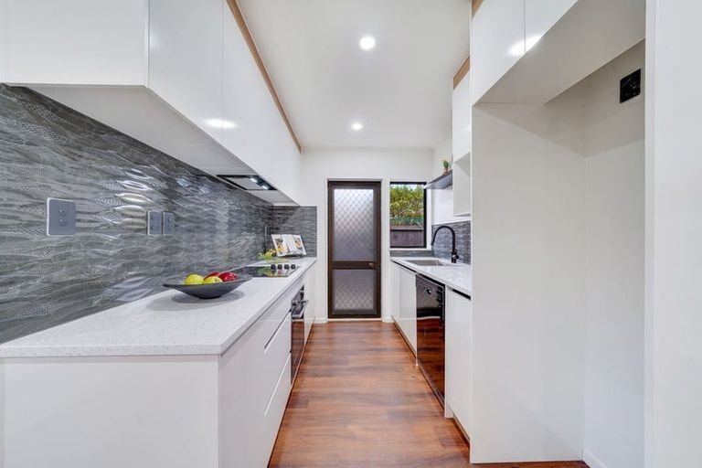 Photo of property in 1/554 Weymouth Road, Weymouth, Auckland, 2103