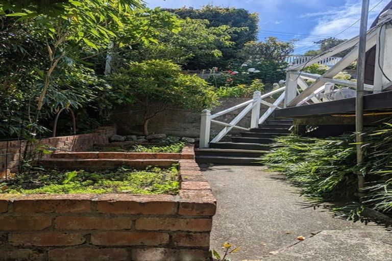 Photo of property in 47 Rawhiti Terrace, Kelburn, Wellington, 6012
