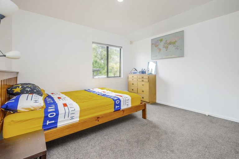 Photo of property in 3/2 Sunnydale Place, Oteha, Auckland, 0632