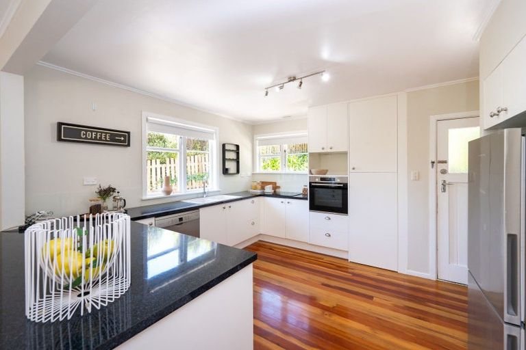 Photo of property in 18 Margaret Avenue, Havelock North, 4130