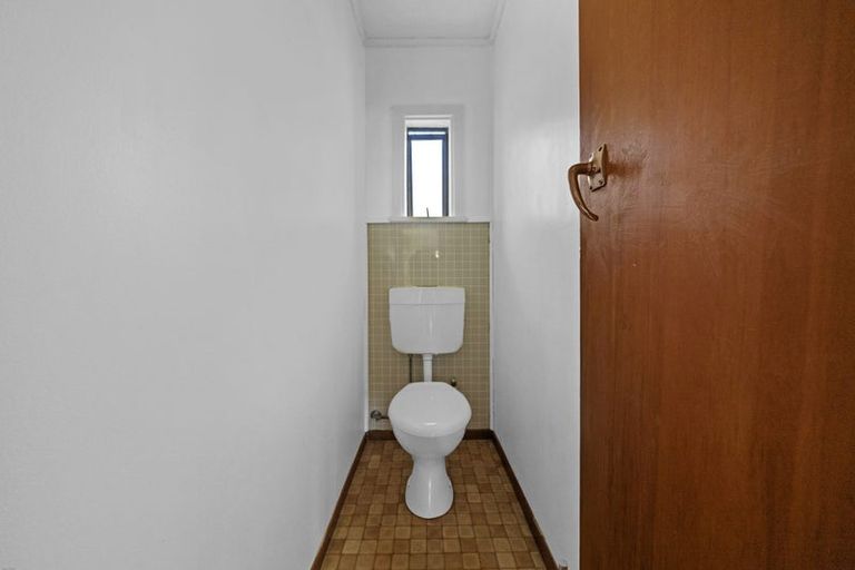 Photo of property in 26 Millbrook Road, Henderson, Auckland, 0612