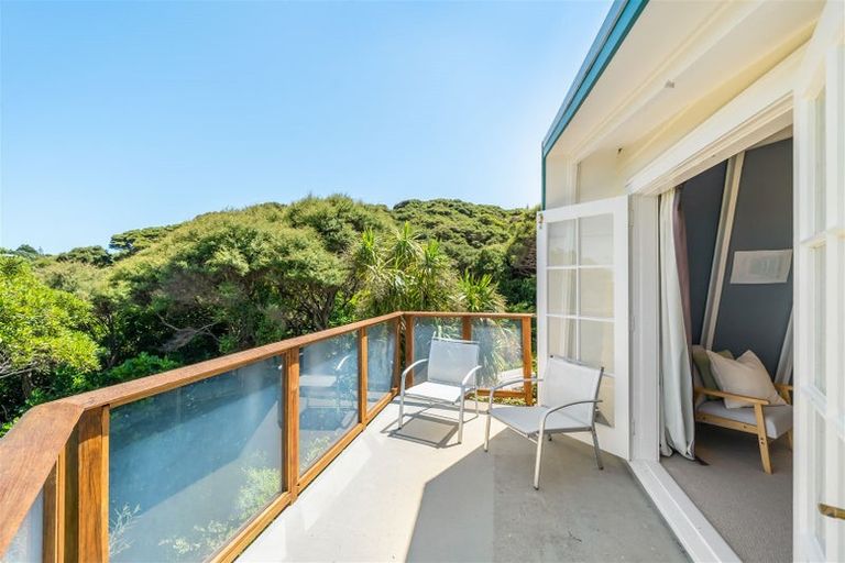 Photo of property in 11 Reserve Road, Plimmerton, Porirua, 5026