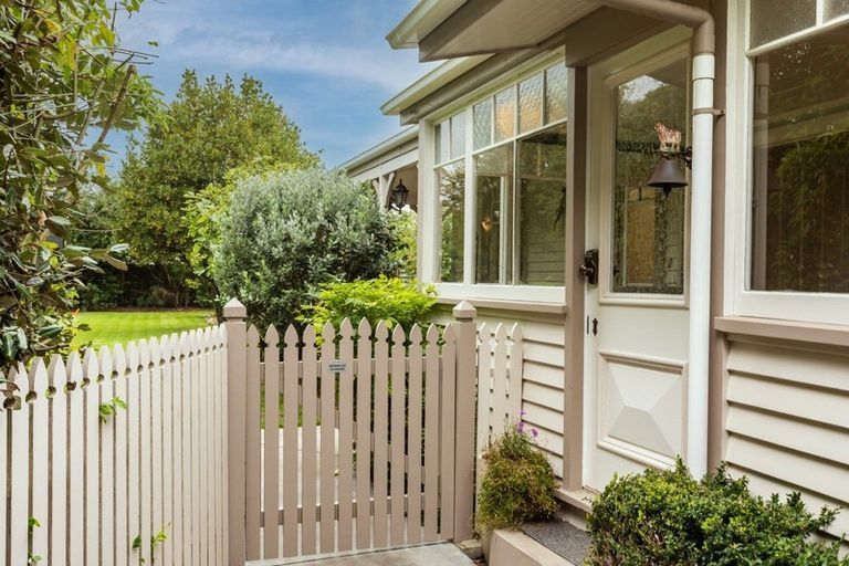 Photo of property in 44 Alpha Avenue, Strowan, Christchurch, 8052