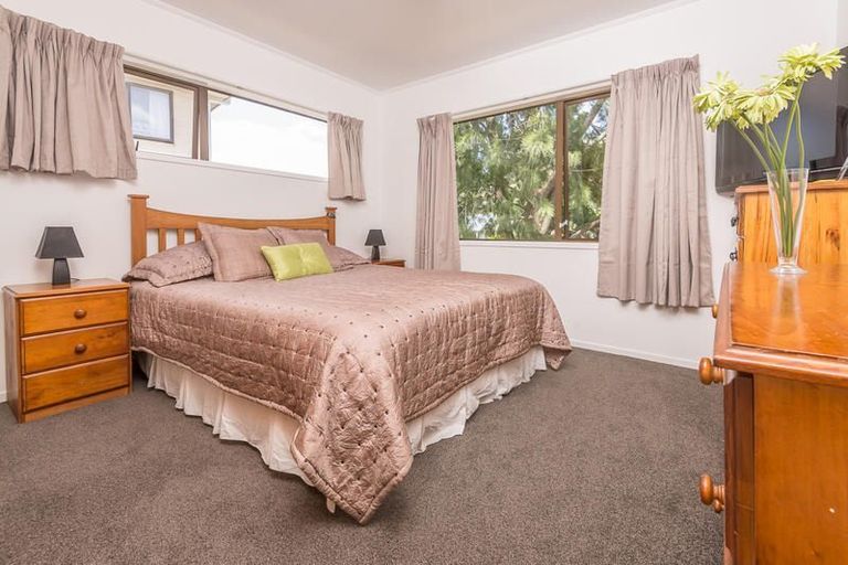 Photo of property in 83 Oaktree Avenue, Browns Bay, Auckland, 0630