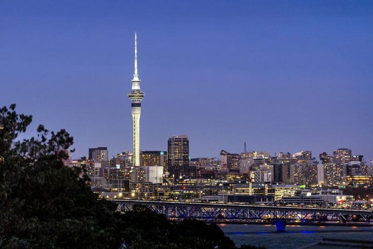 Photo of property in 1/26 Tizard Road, Birkenhead, Auckland, 0626