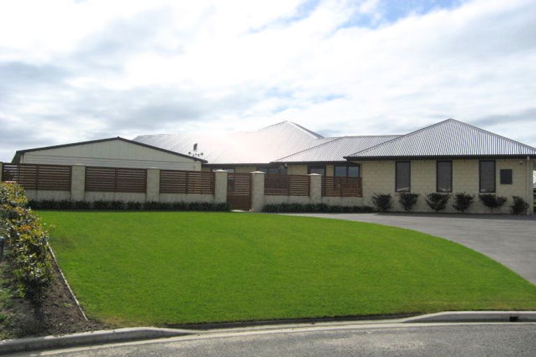 Photo of property in 3 Haydon Place, Amberley, 7410