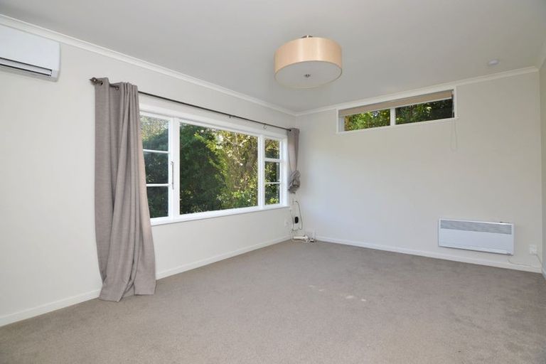 Photo of property in 35 Seaview Terrace, Northland, Wellington, 6012