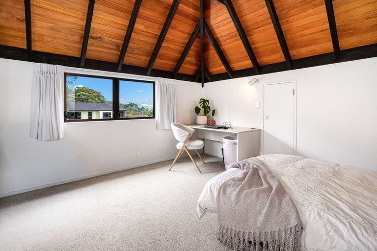 Photo of property in 15 Mercury Way, Whitby, Porirua, 5024