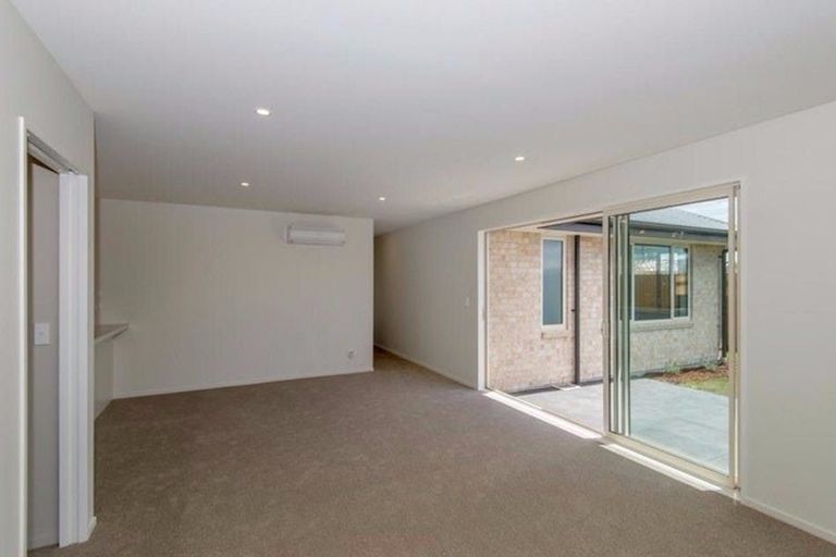 Photo of property in 22 Bradwell Crescent, Halswell, Christchurch, 8025