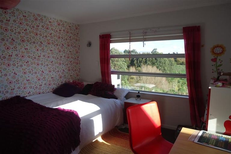 Photo of property in 37 Ruapehu Drive, Fitzherbert, Palmerston North, 4410