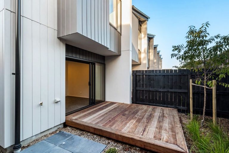 Photo of property in 4/79 Edmonton Road, Henderson, Auckland, 0612