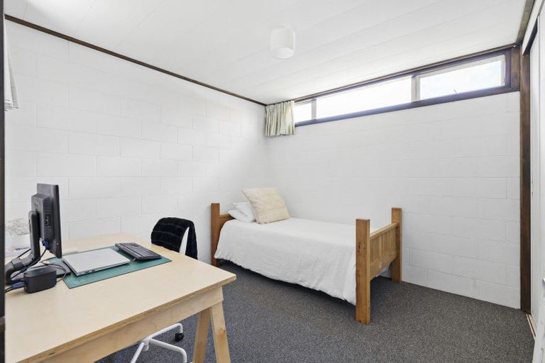 Photo of property in 17 Opawa Place, Terrace End, Palmerston North, 4410