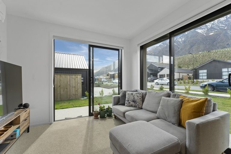 Photo of property in 38 Muster Road, Jacks Point, 9371