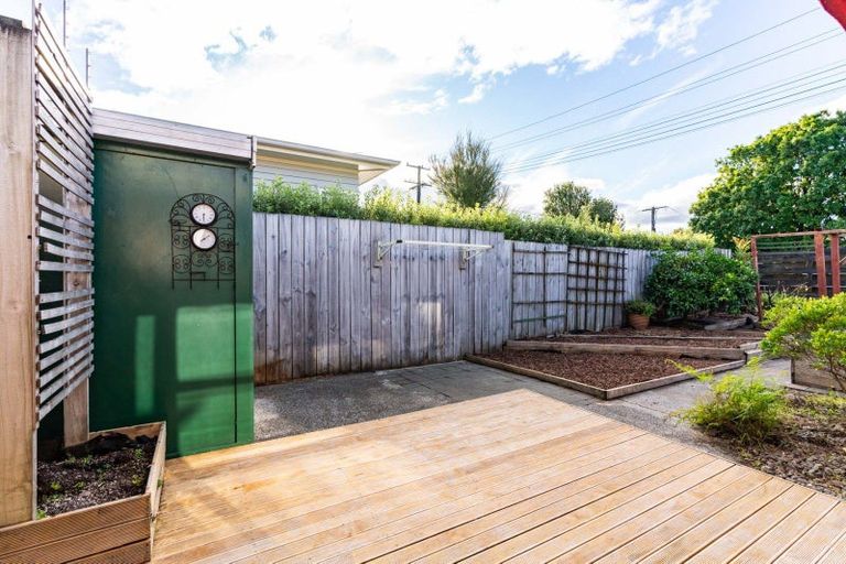 Photo of property in 2/9 Cairnfield Road, Kensington, Whangarei, 0112