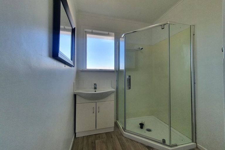 Photo of property in 24 Ronald Place, Manurewa, Auckland, 2102