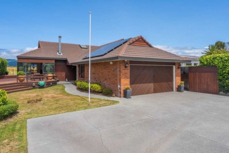 Photo of property in 58 Golf Road, Paraparaumu Beach, Paraparaumu, 5032