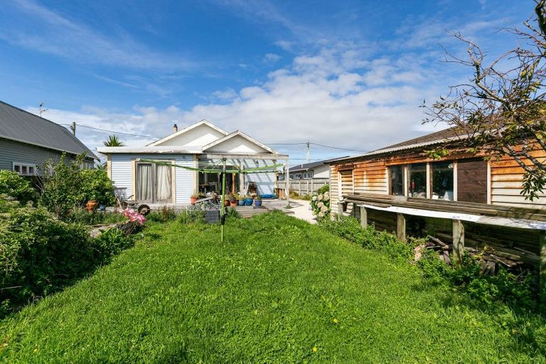 Photo of property in 145 Rongotai Road, Kilbirnie, Wellington, 6022