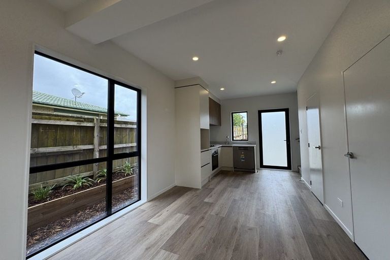 Photo of property in 37 Crawford Avenue, Mangere Bridge, Auckland, 2022