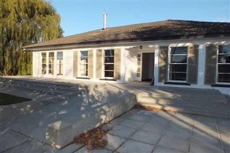 Photo of property in 98 Kahu Road, Fendalton, Christchurch, 8041