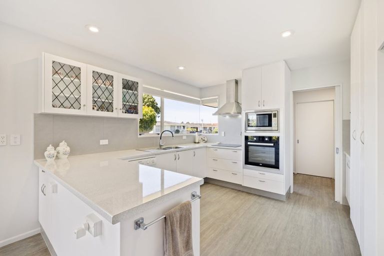 Photo of property in 10 Apollo Place, Papanui, Christchurch, 8052