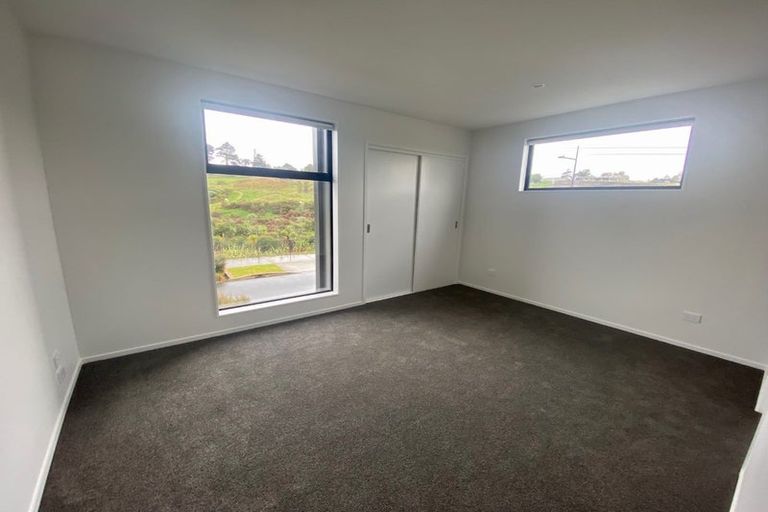 Photo of property in 16 Tuputupu Drive, Kumeu, 0810