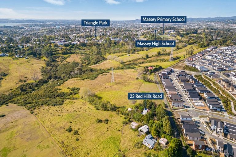 Photo of property in 23 Red Hills Road, Massey, Auckland, 0614