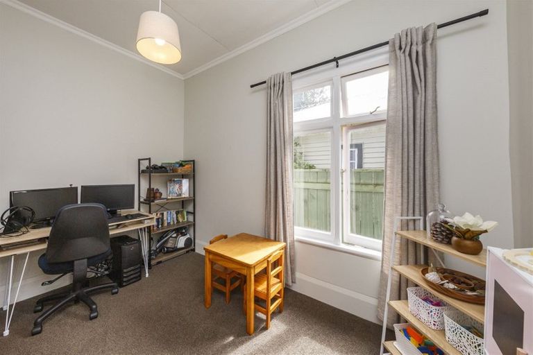 Photo of property in 4 Napier Road, Terrace End, Palmerston North, 4410