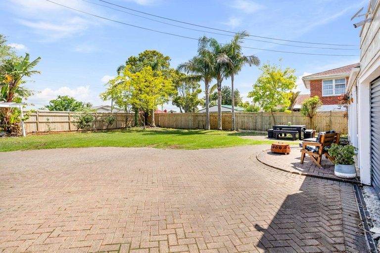 Photo of property in 57 Lynwood Road, New Lynn, Auckland, 0600