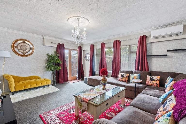 Photo of property in 205 Main North Road, Redwood, Christchurch, 8051