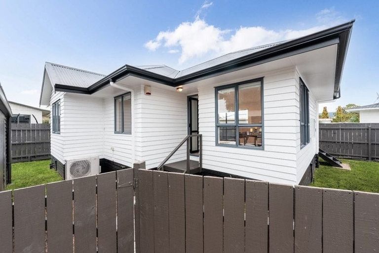 Photo of property in 11 Murillo Place, Henderson, Auckland, 0612