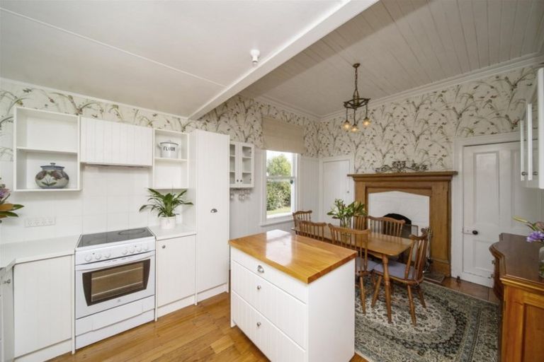 Photo of property in 22 Disraeli Street, Hawera, 4610