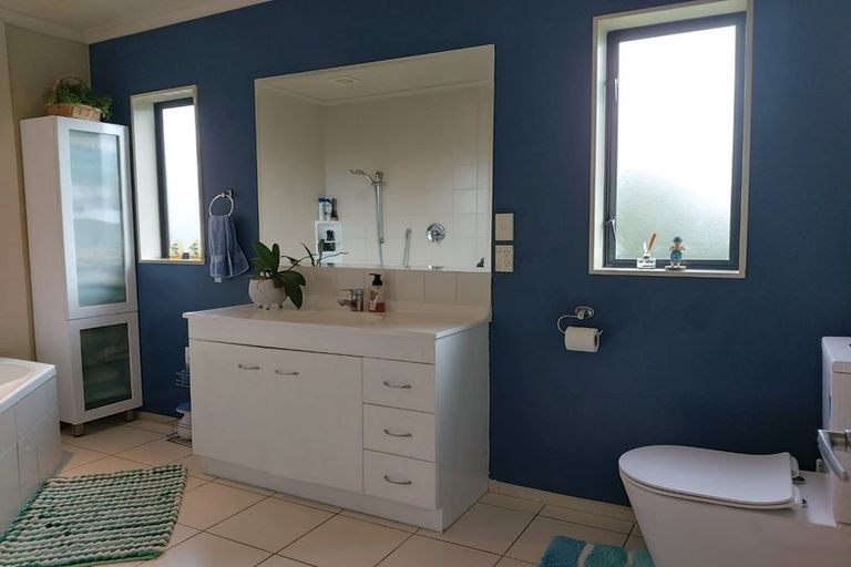 Photo of property in 15 Courtvale Place, Flat Bush, Auckland, 2019