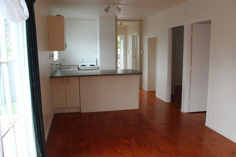 Photo of property in 12 Candia Road, Swanson, Auckland, 0612