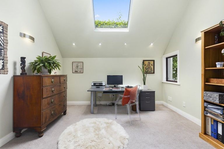 Photo of property in 6 Lochiel Road, Khandallah, Wellington, 6035