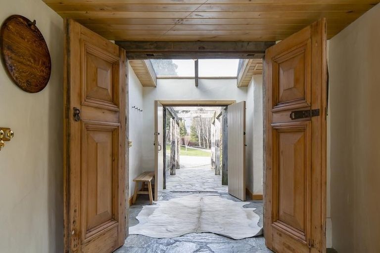 Photo of property in 25 Mooney Road, Speargrass Flat, Queenstown, 9371