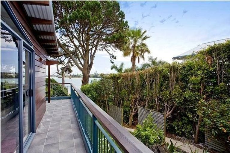 Photo of property in 63a Beresford Street, Bayswater, Auckland, 0622