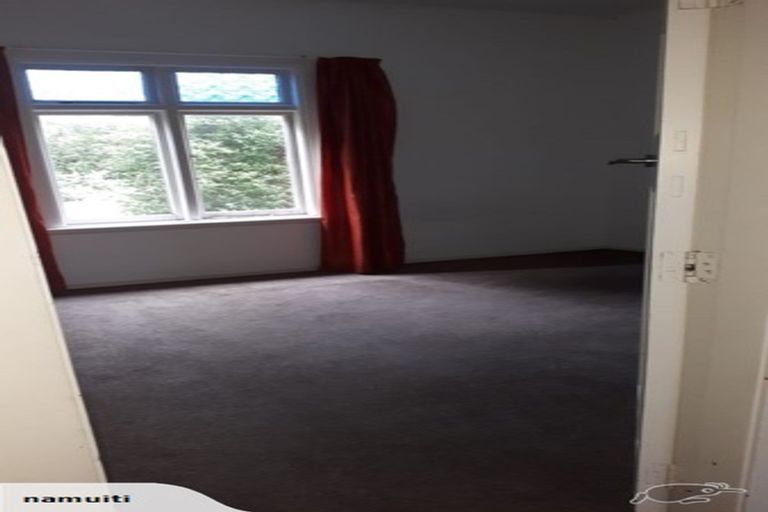 Photo of property in 2 Cornwall Road, Lyttelton, 8082