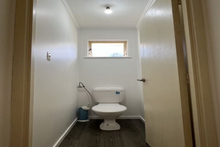 Photo of property in 1/28 Sequoia Place, Sunnynook, Auckland, 0620