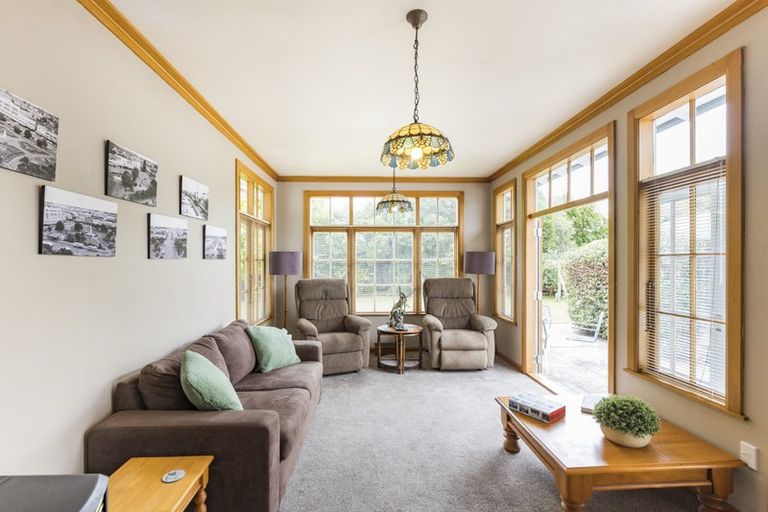 Photo of property in 17 Argyle Avenue, Takaro, Palmerston North, 4410