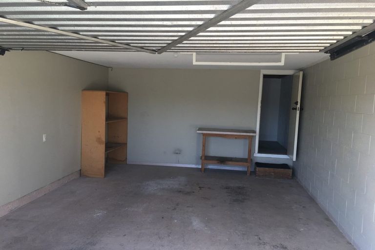 Photo of property in 2/404 Main North Road, Redwood, Christchurch, 8051