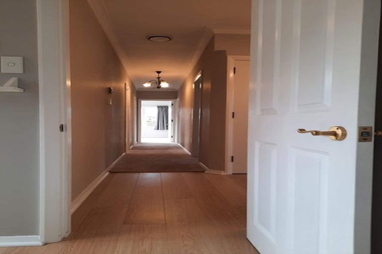 Photo of property in 30 The Drive, Tawa, Wellington, 5028