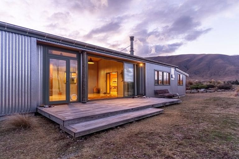 Photo of property in 320 Manuka Terrace, Ben Ohau, Twizel, 7999