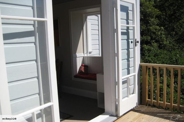 Photo of property in 26 Northland Road, Northland, Wellington, 6012